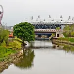 Stratford Saffron Apartment