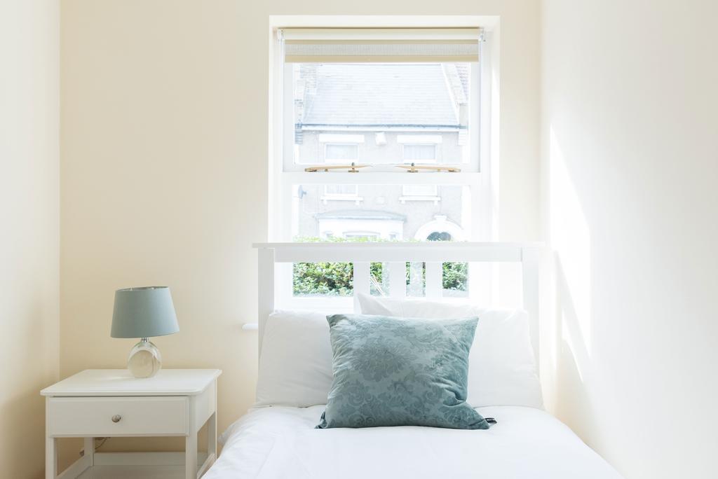 Stratford Saffron Apartment